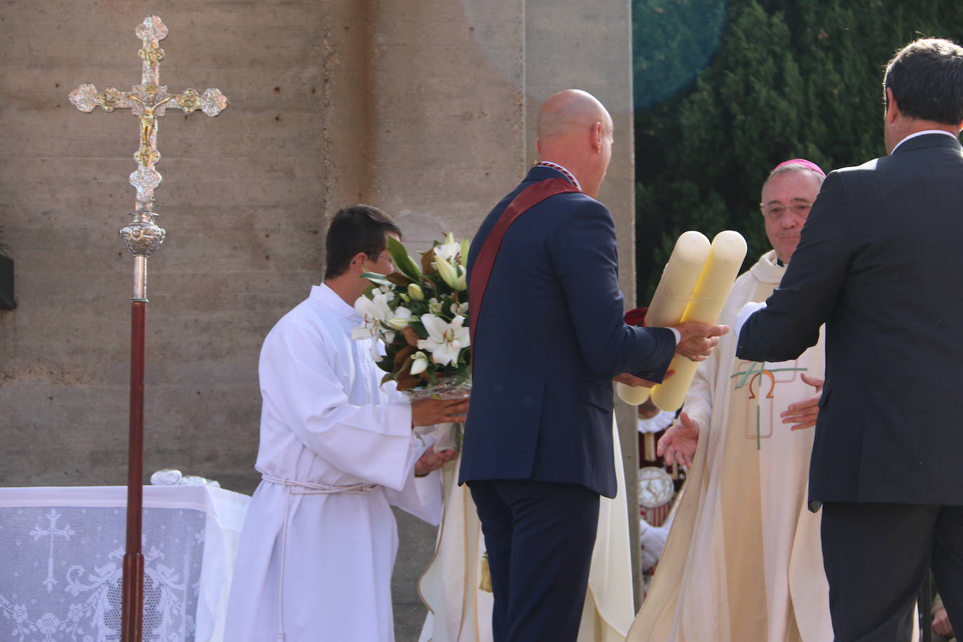 La celebración volvía a 'salir' al parque anexo a la Basílica, tras unos años donde las restricciones obligaron a llevarla a cabo en el interior del templo.