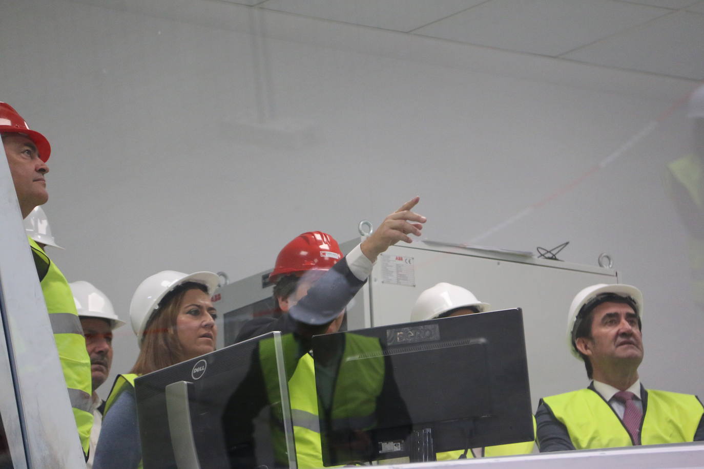 Visita institucional a la planta siderúrgica del grupo NSR en Villadangos del Páramo. 