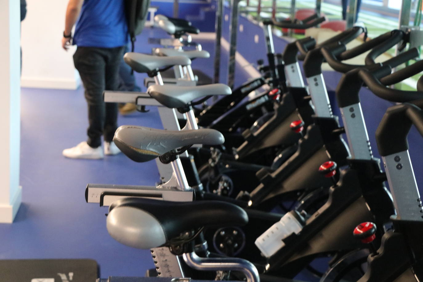 La entidad blanquiazul muestra las notables mejoras acometidas en El Toralín, que marcan el desarrollo futuro de su proyecto deportivo. La investión en los dos últimos años alcanza los cinco millones de euros. 