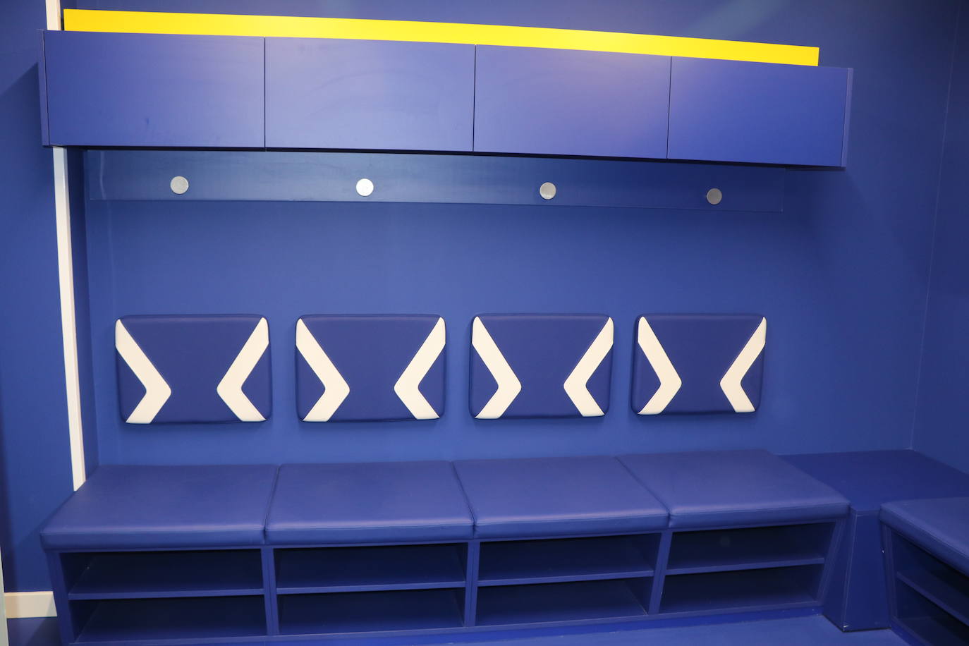 La entidad blanquiazul muestra las notables mejoras acometidas en El Toralín, que marcan el desarrollo futuro de su proyecto deportivo. La investión en los dos últimos años alcanza los cinco millones de euros. 