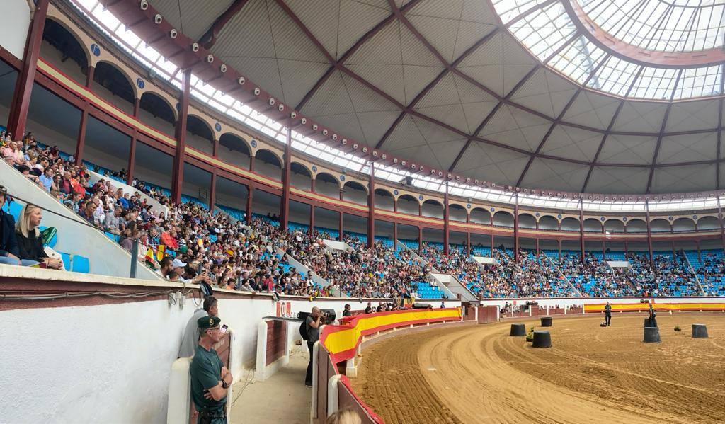 Demostración de procedimientos de actuación de la Guardia Civil en la Plaza de Toros de León