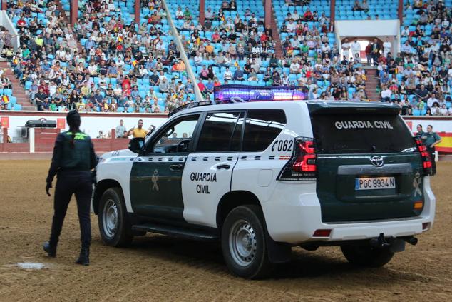 Demostración de procedimientos de actuación de la Guardia Civil en la Plaza de Toros de León