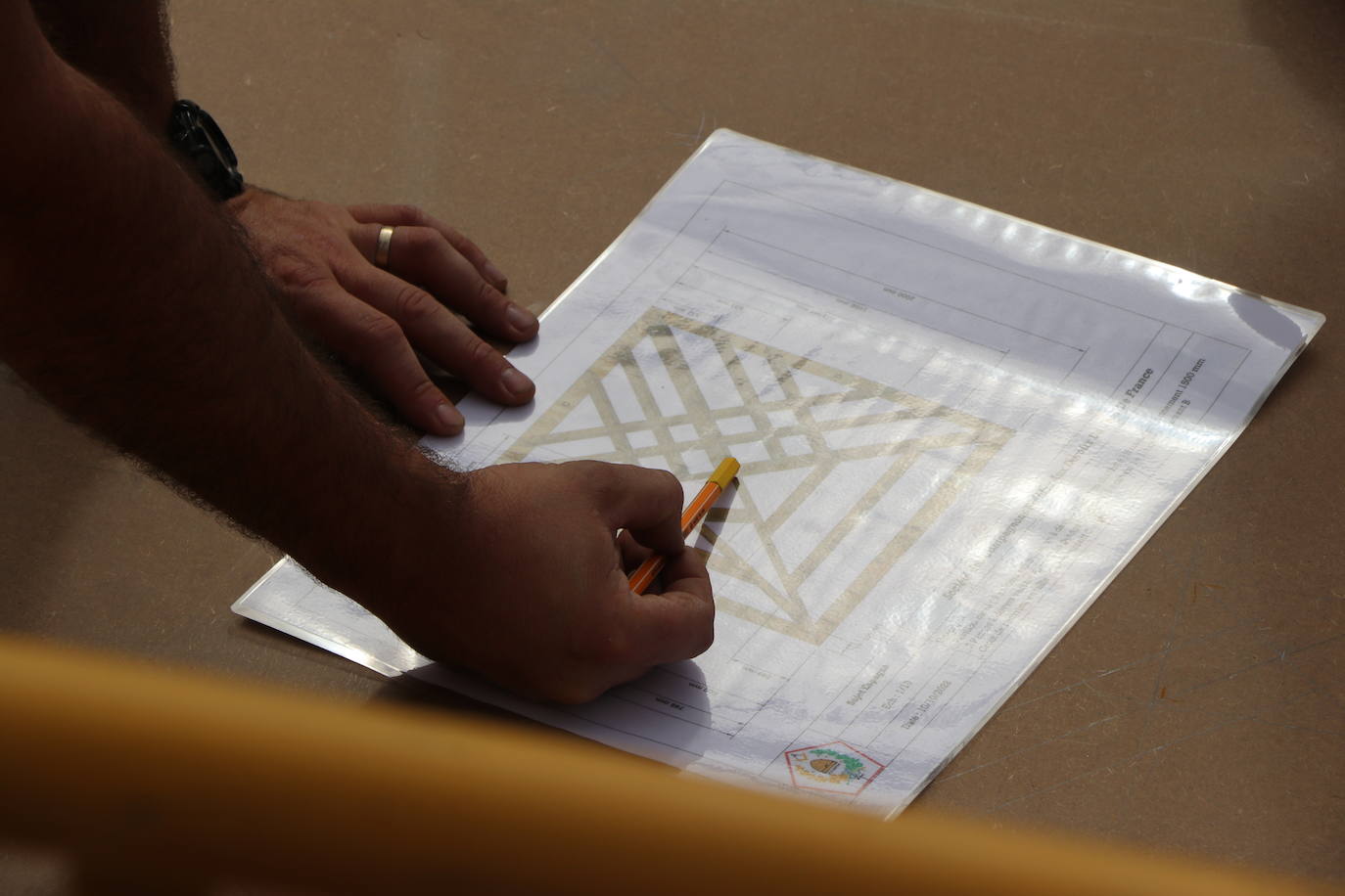 Demostración de oficios artesanos tradicionales a cargo de la Société Compagnonnique Fidèl Aux Devoirs De Tour De France. 