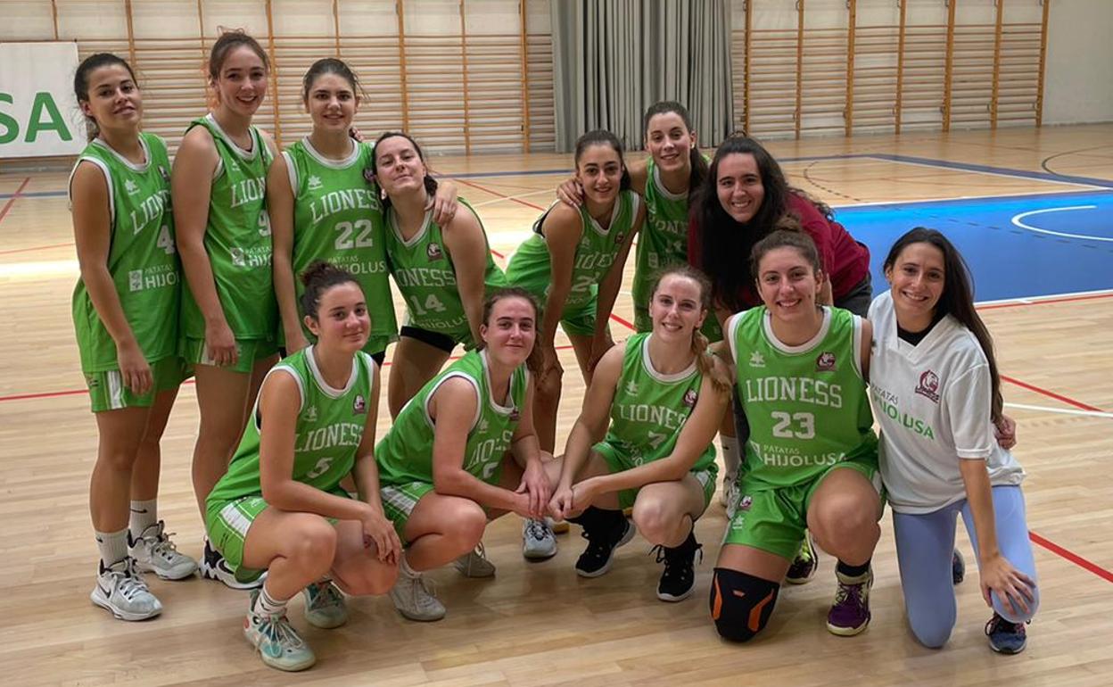 El equipo leonés celebra su tercera victoria de la temporada.