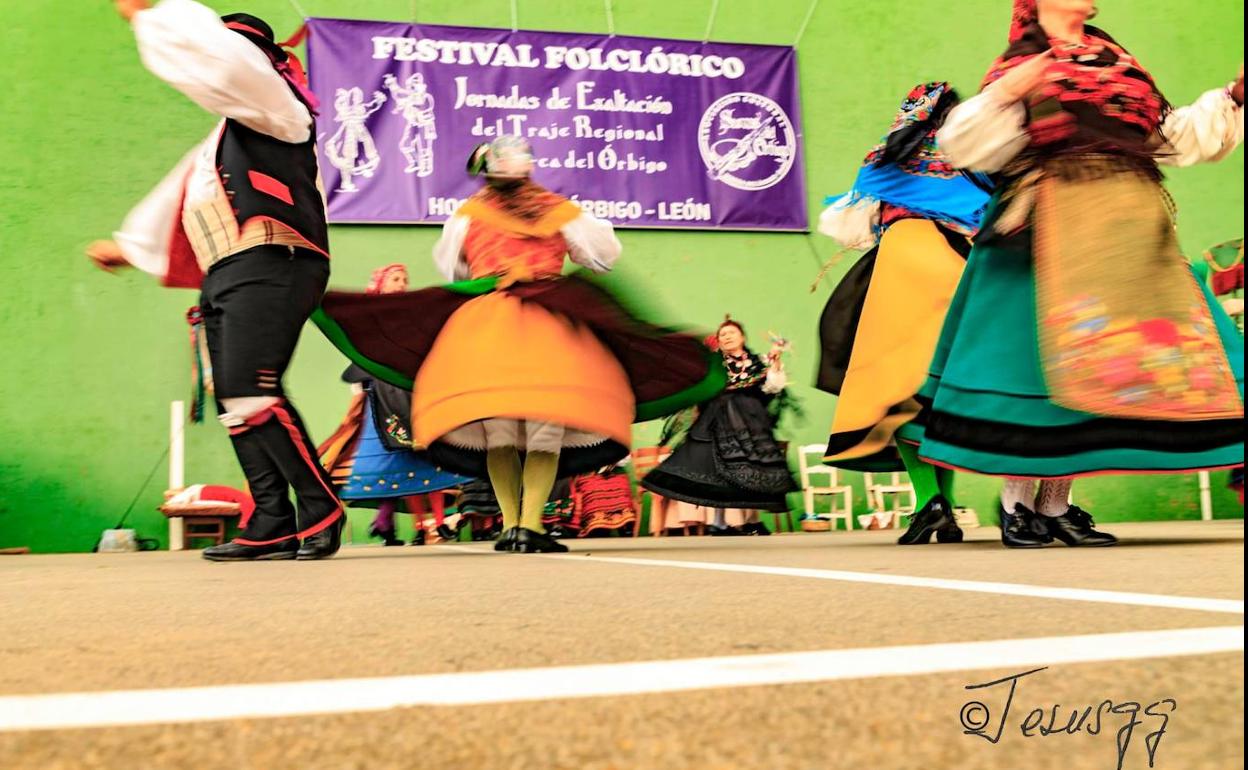 El próximo fin de semana se celebra en Hospital de Órbigo la XIX edición de las Jornadas de Exaltación del Traje Regional 'Ribera del Órbigo'. 