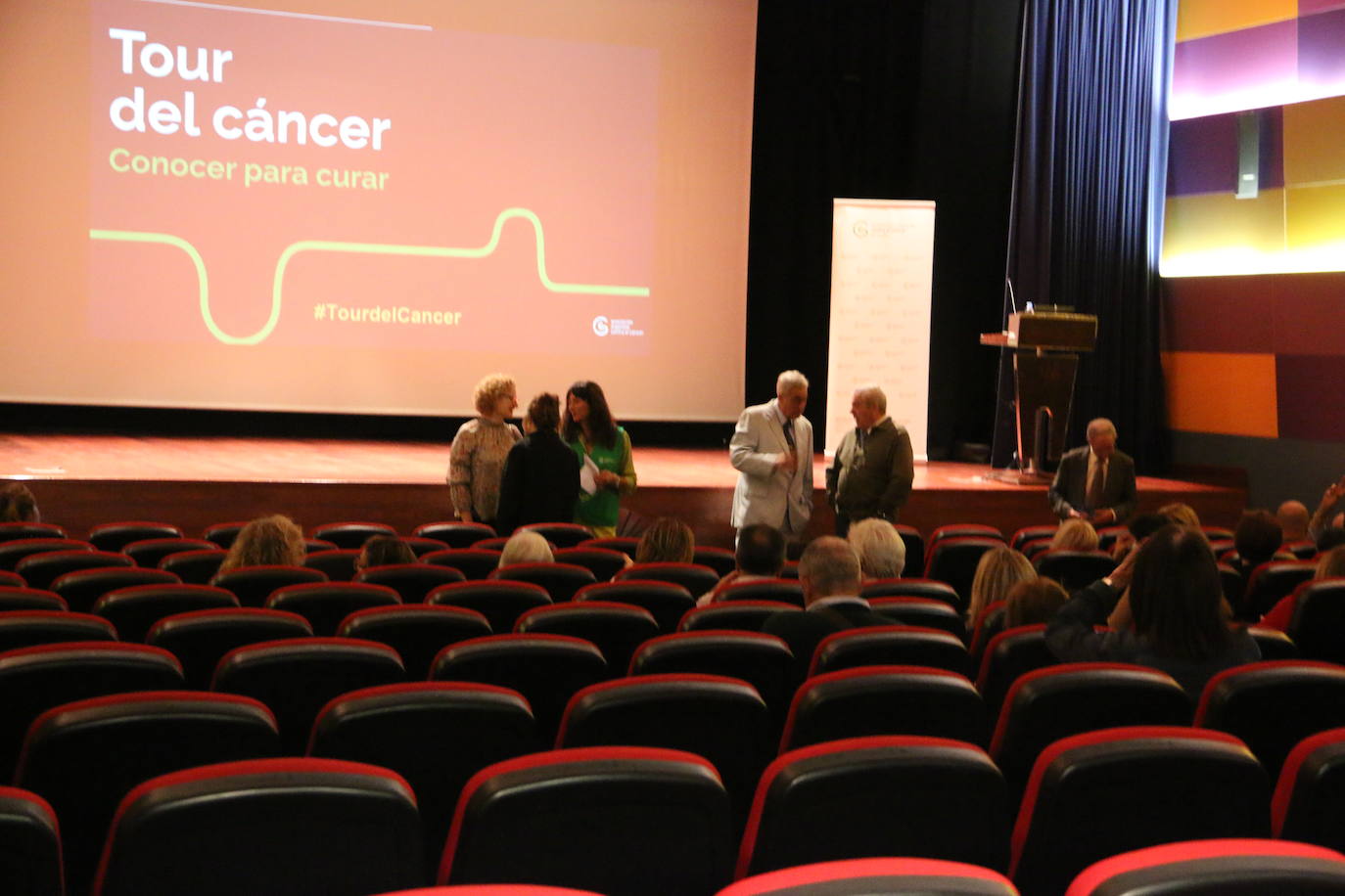 Fotos: El Tour del Cáncer hace parada en León