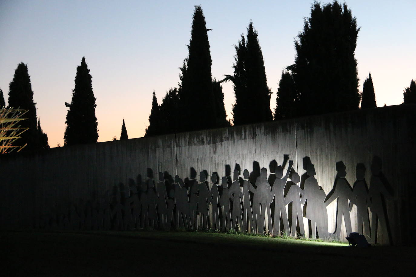 Fotos: El Cementerio de León revive en la noche