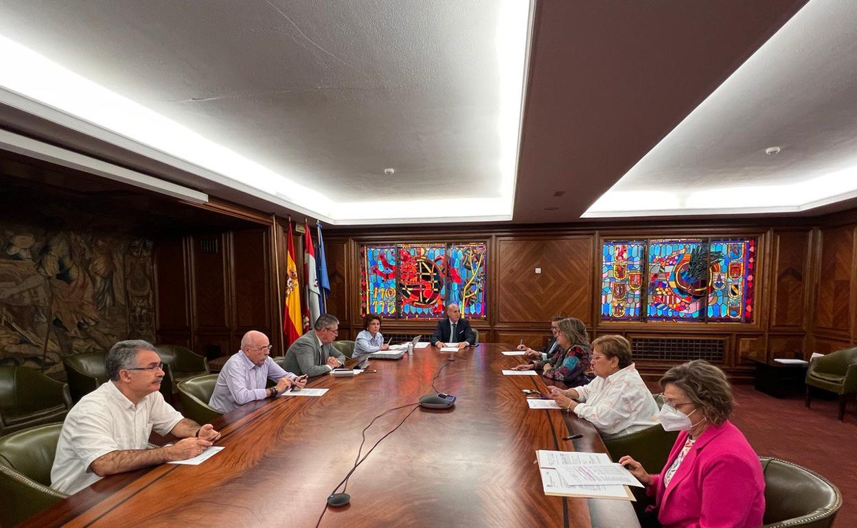 Junta de Gobierno local en el Ayuntamiento de León el 14 de octubre de 2022.