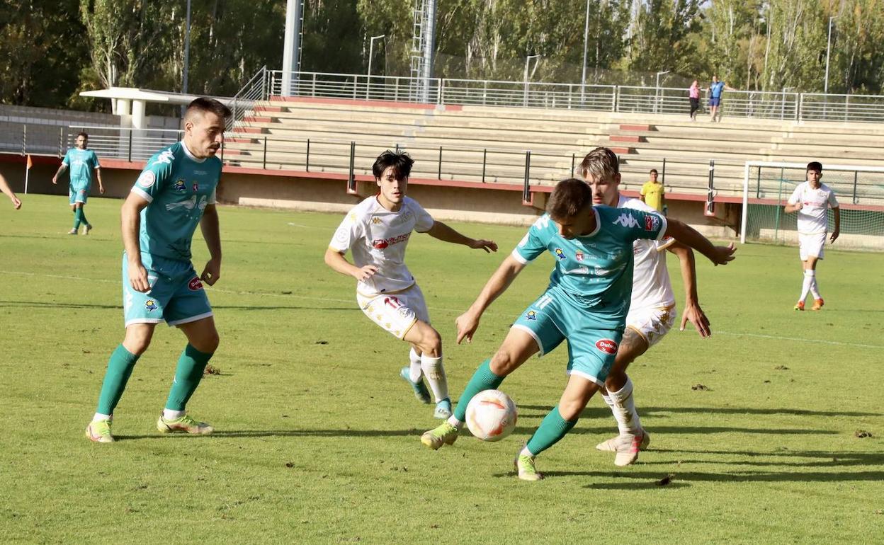 Partido entre el Júpiter Leonés y el Atlético Astorga durante esta temporada 2022/2023 en Tercera RFEF.