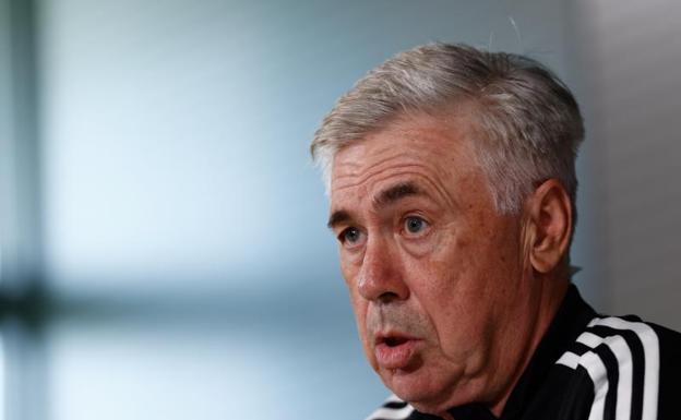 Carlo Ancelotti, entrenador del Real Madrid, en la rueda de prensa de este sábado en Valdebebas. 