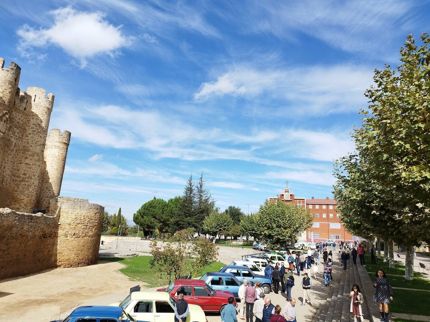 Valencia de Don Juan acoge la concentración nacional de Renaul 7.