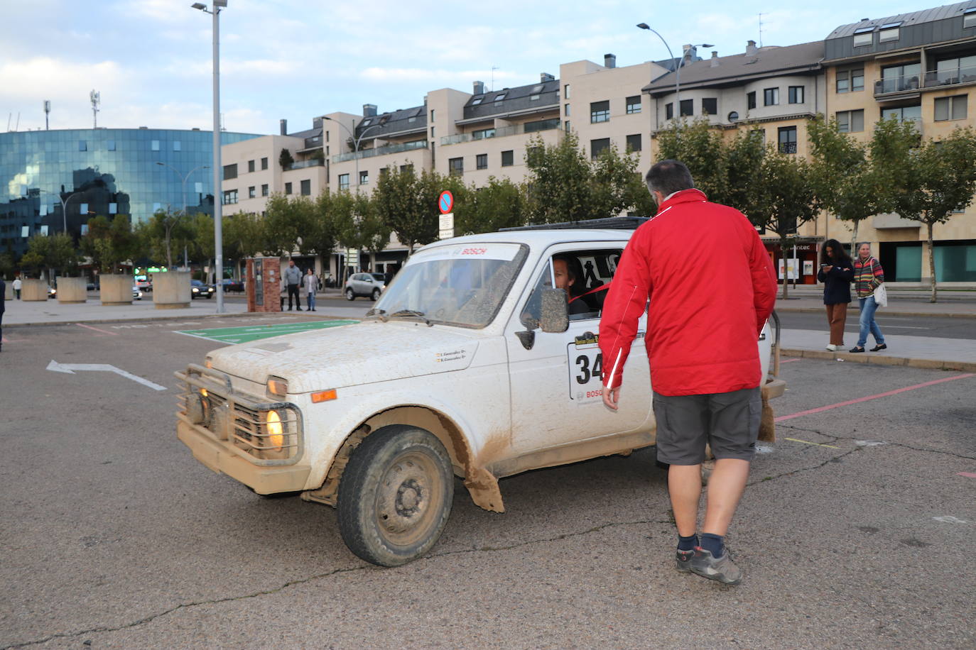 Llegada a meta de la III Iberian Classic Raid en León. 