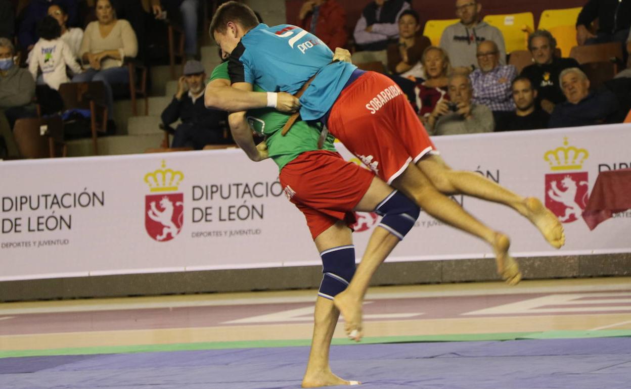 Un momento de la competición Campeón de Campeones en el Palacio de los Deportes de León.