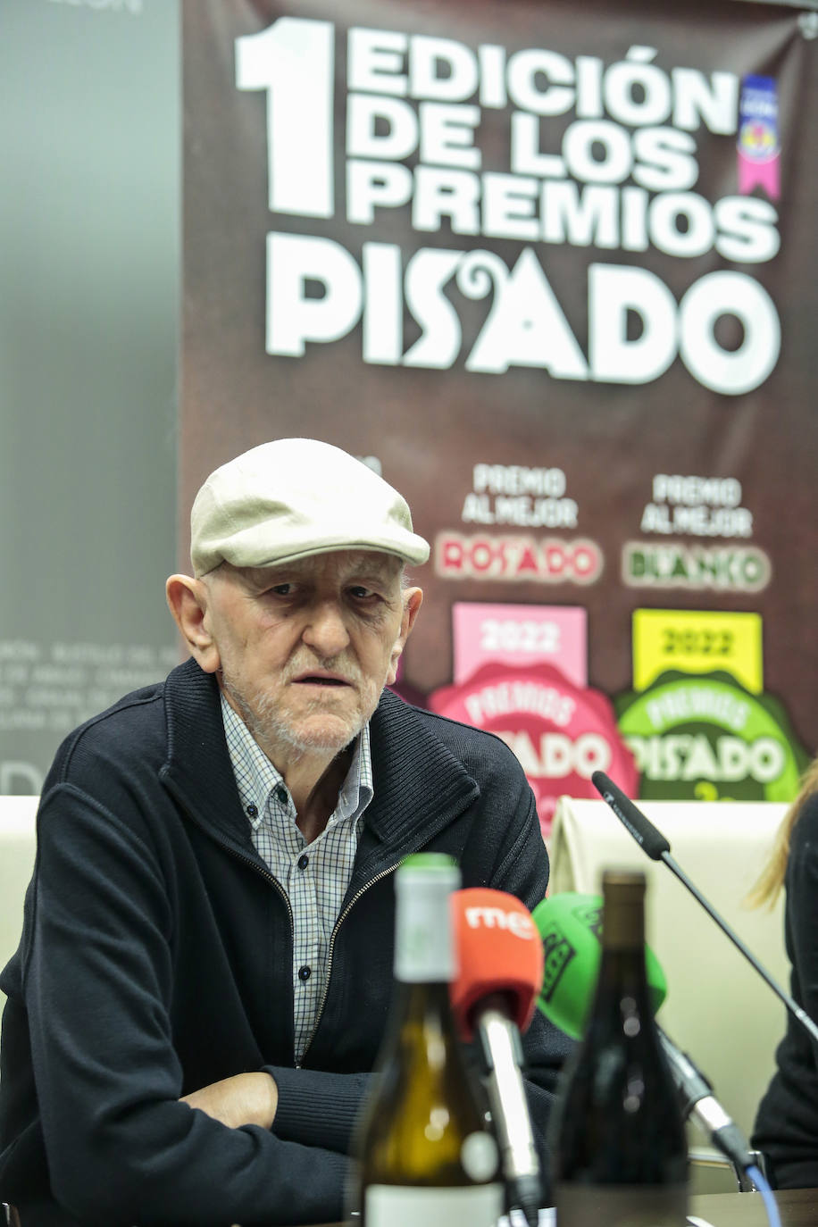 El vicepresidente y diputado de Productos de León, Matías Llorente, da a conocer a los ganadores de los I Premios Pisado. 