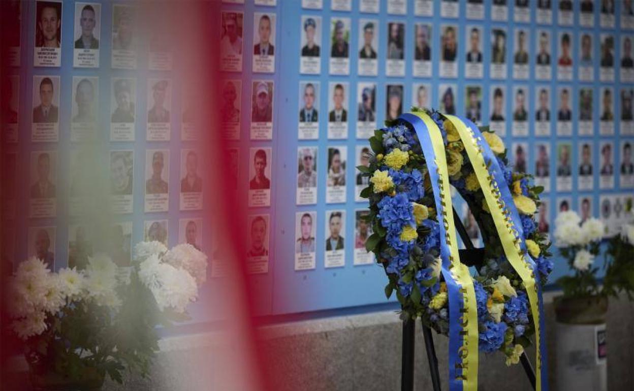 Homenaje por el Día de los Defensores de Ucrania, esta semana en la plaza Mykhailivska de Kiev.