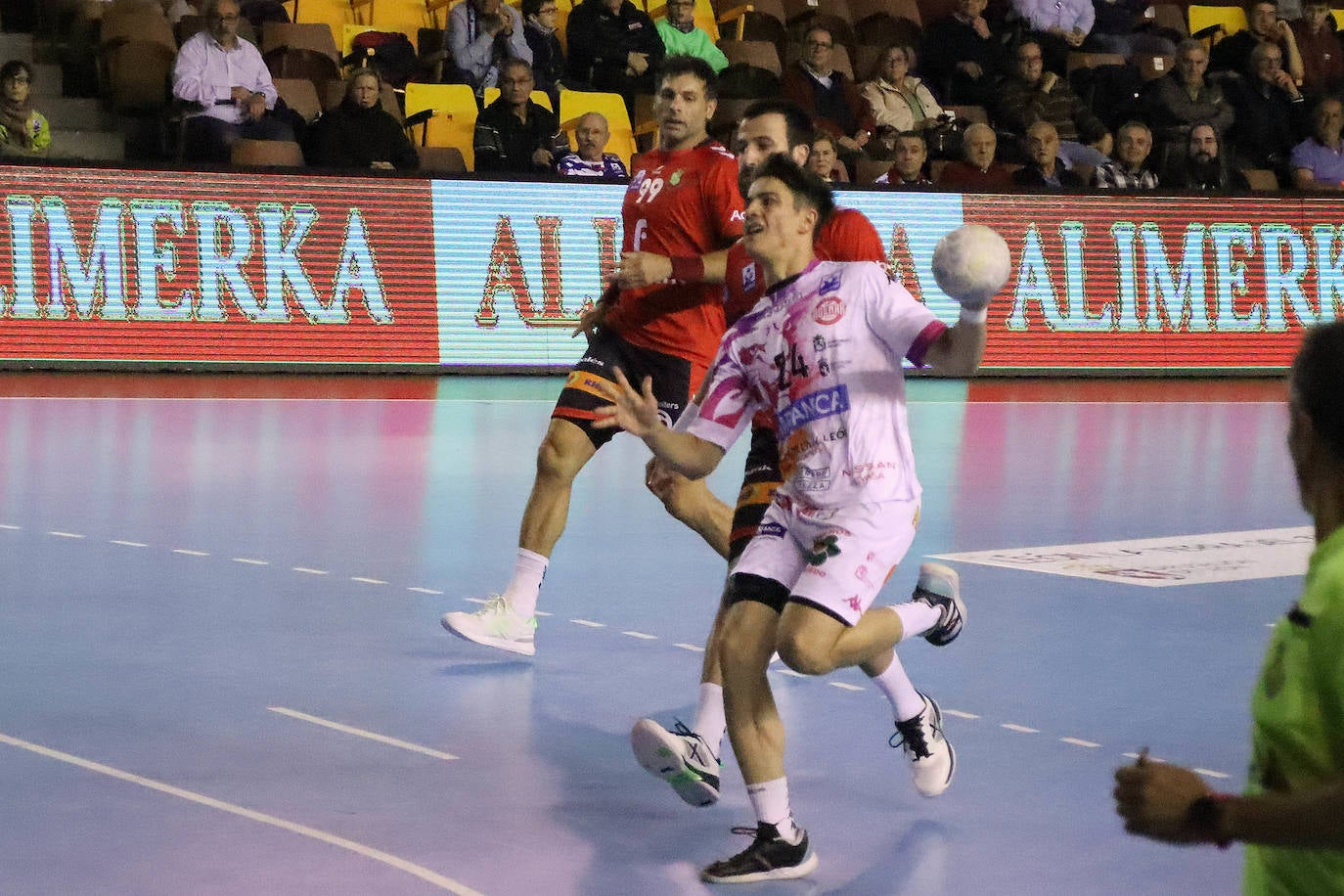 El conjunto marista vence a Granollers en el partido correspondiente a la séptima jornada de la Liga Sacyr Asobal