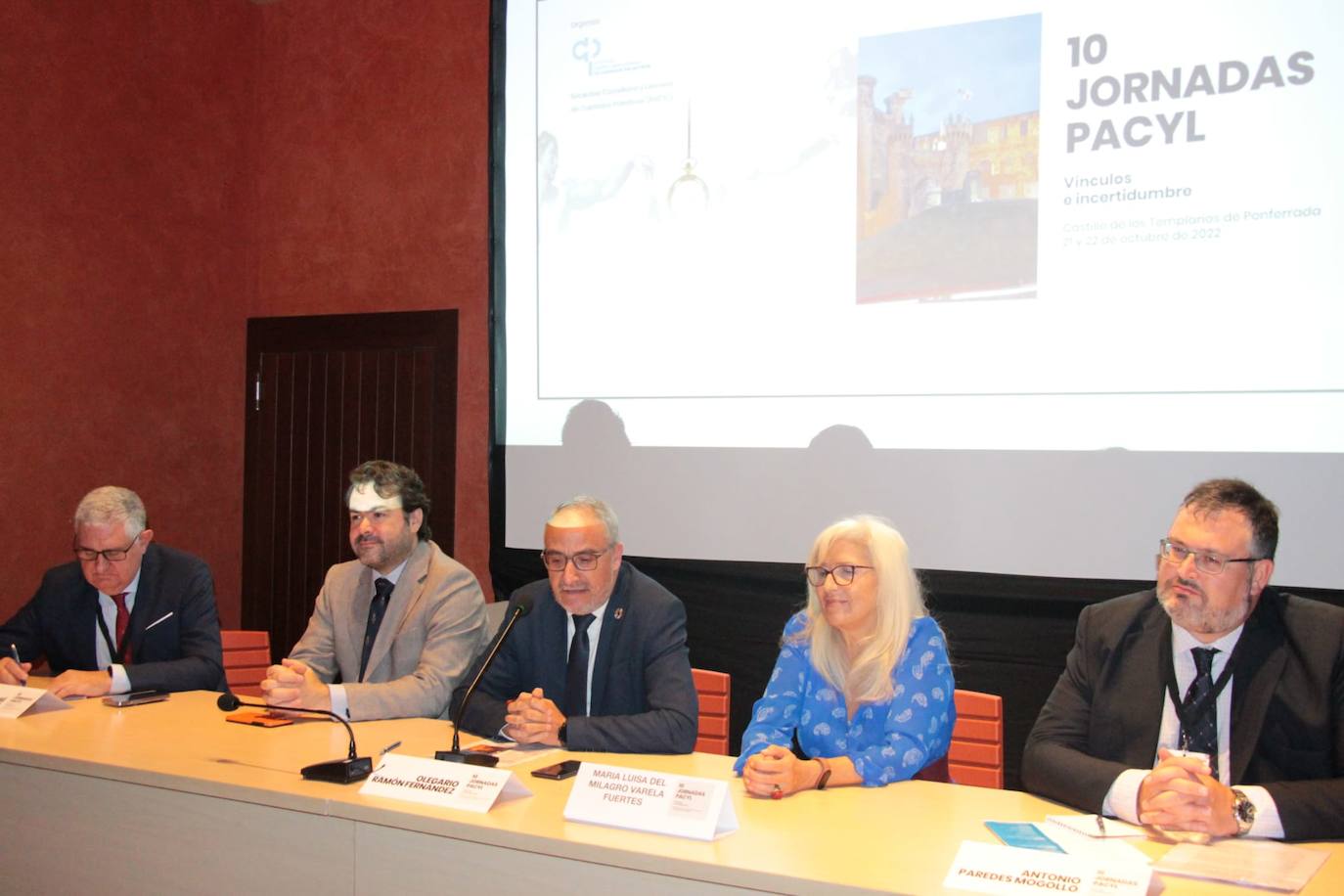 Inauguración de la 10 edición de las Jornadas Pacyl de la Sociedad Castellano y Leonesa de Cuidados Paliativos en Ponferrada.