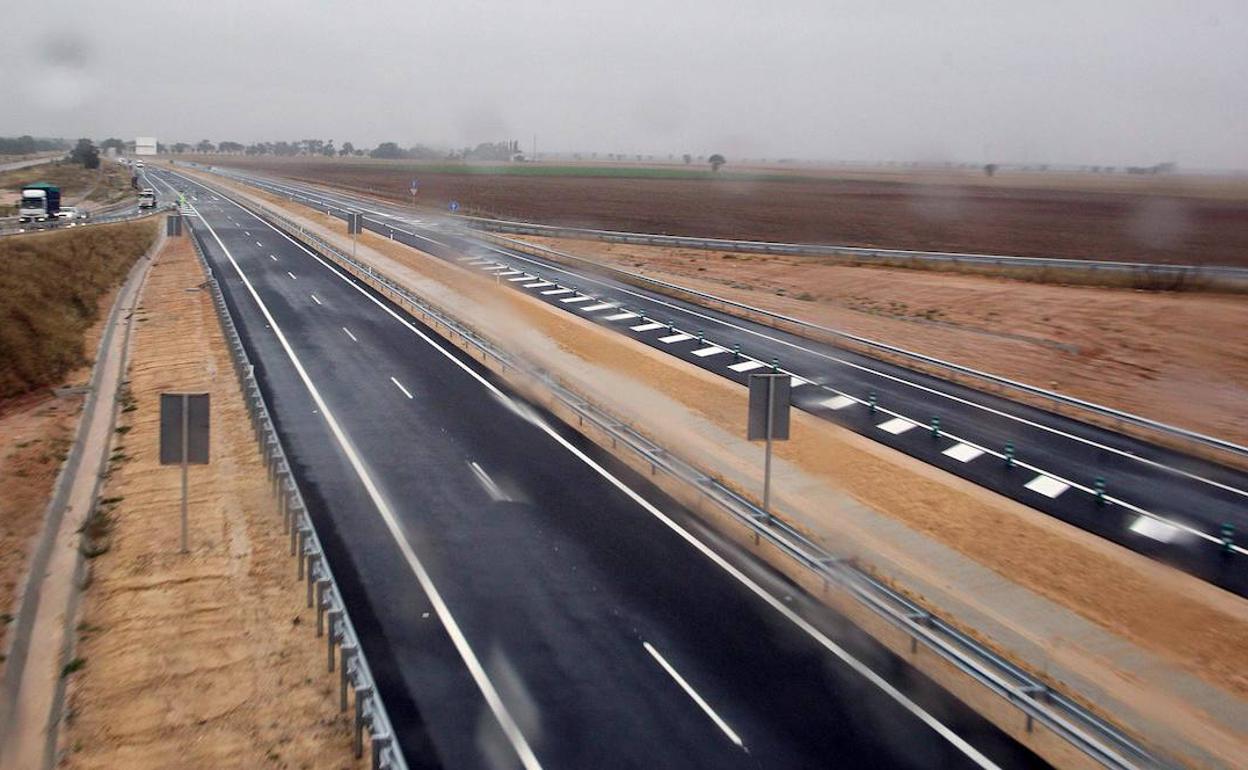 Un trmao de la A-60, entre Valladolid y Villanubla.