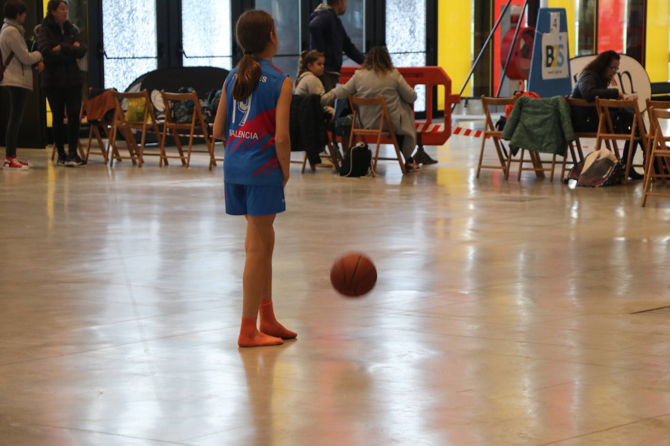 El Palacio de Exposiciones de León acoge este sábado y domingo el Júnior NBA, donde más de 800 niños y niñas disfrutarán del baloncesto