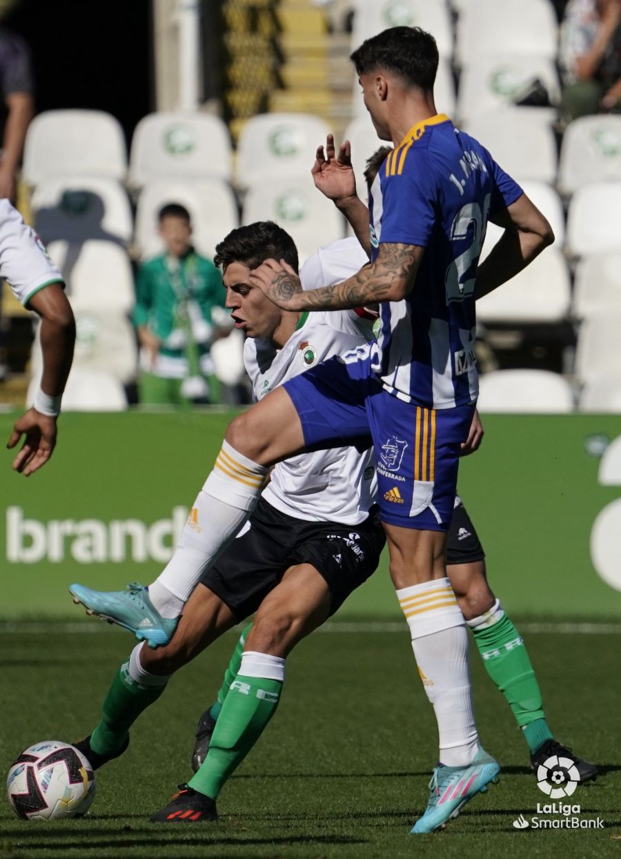 El conjunto berciano se mide al Racing en el partido correspondiente a la jornada 12 de LaLiga SmartBank