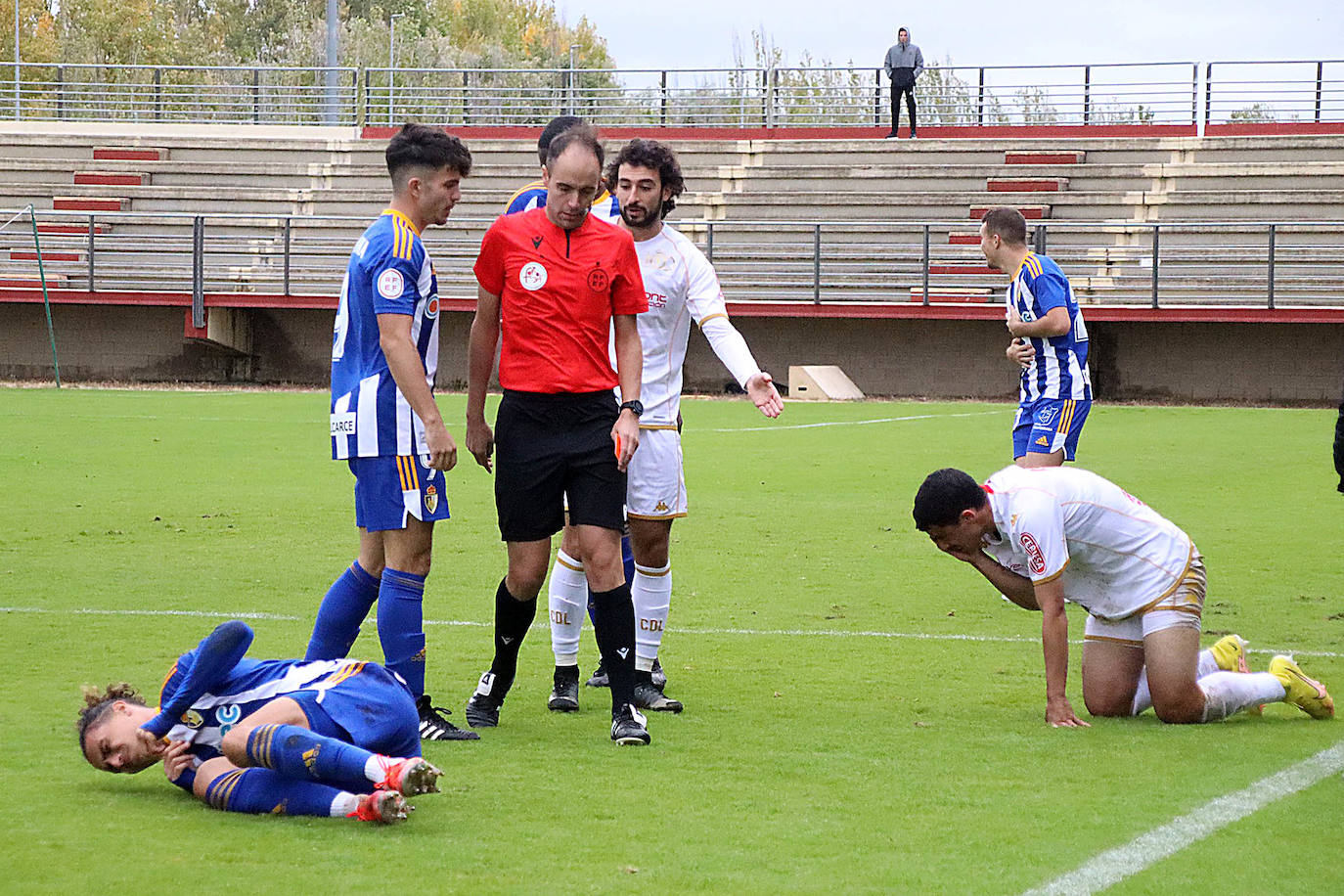 Júpiter y Deportiva B protagonizaron el primer 'miniderbi' de la temporada con los leoneses ejerciendo de locales