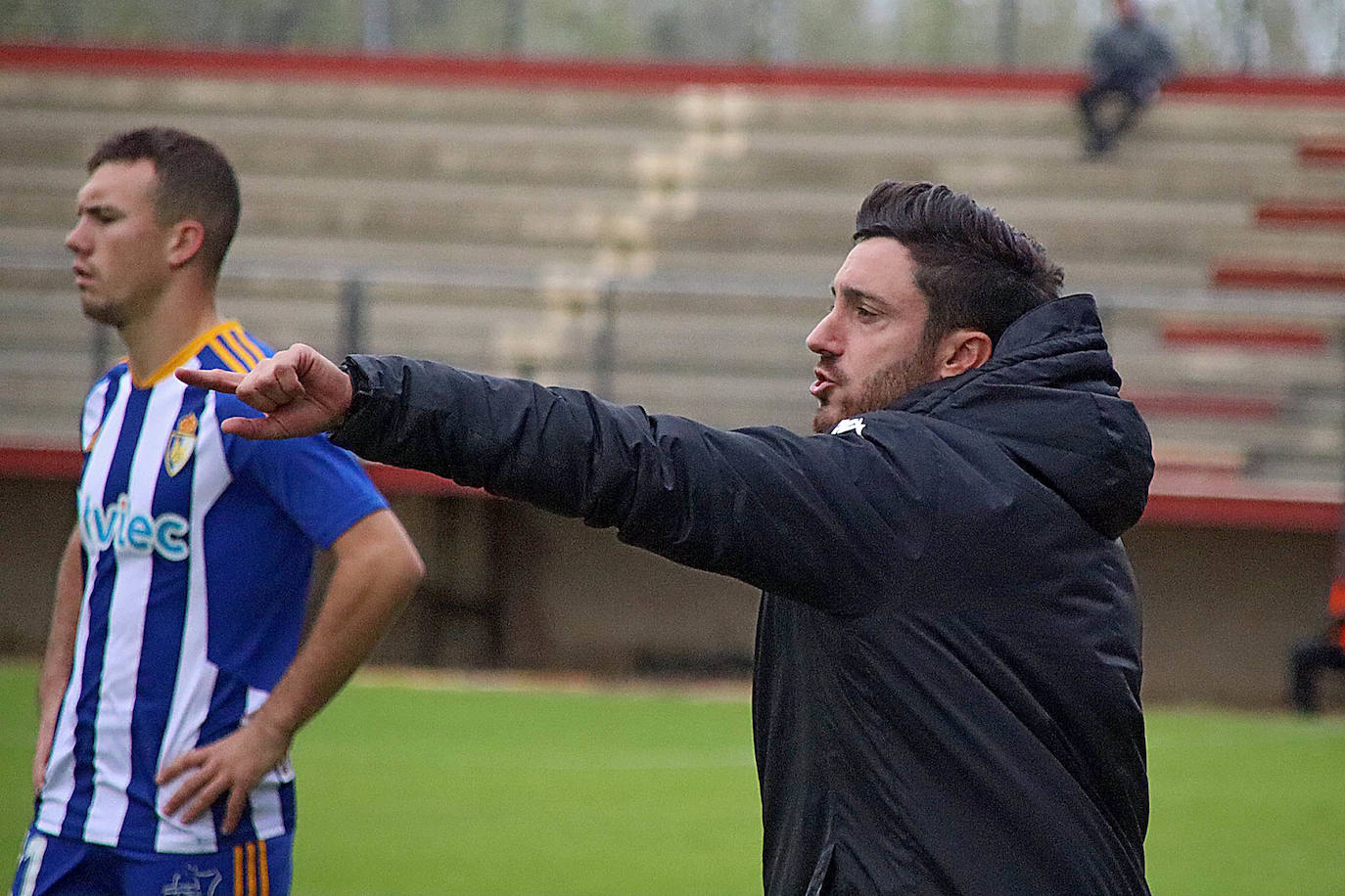 Júpiter y Deportiva B protagonizaron el primer 'miniderbi' de la temporada con los leoneses ejerciendo de locales