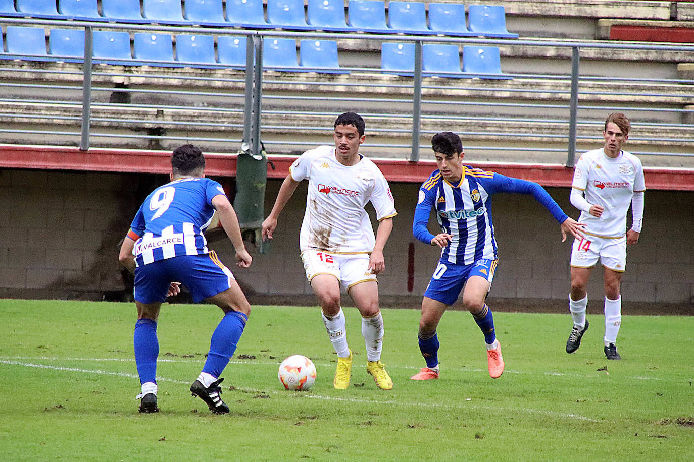 Júpiter y Deportiva B protagonizaron el primer 'miniderbi' de la temporada con los leoneses ejerciendo de locales