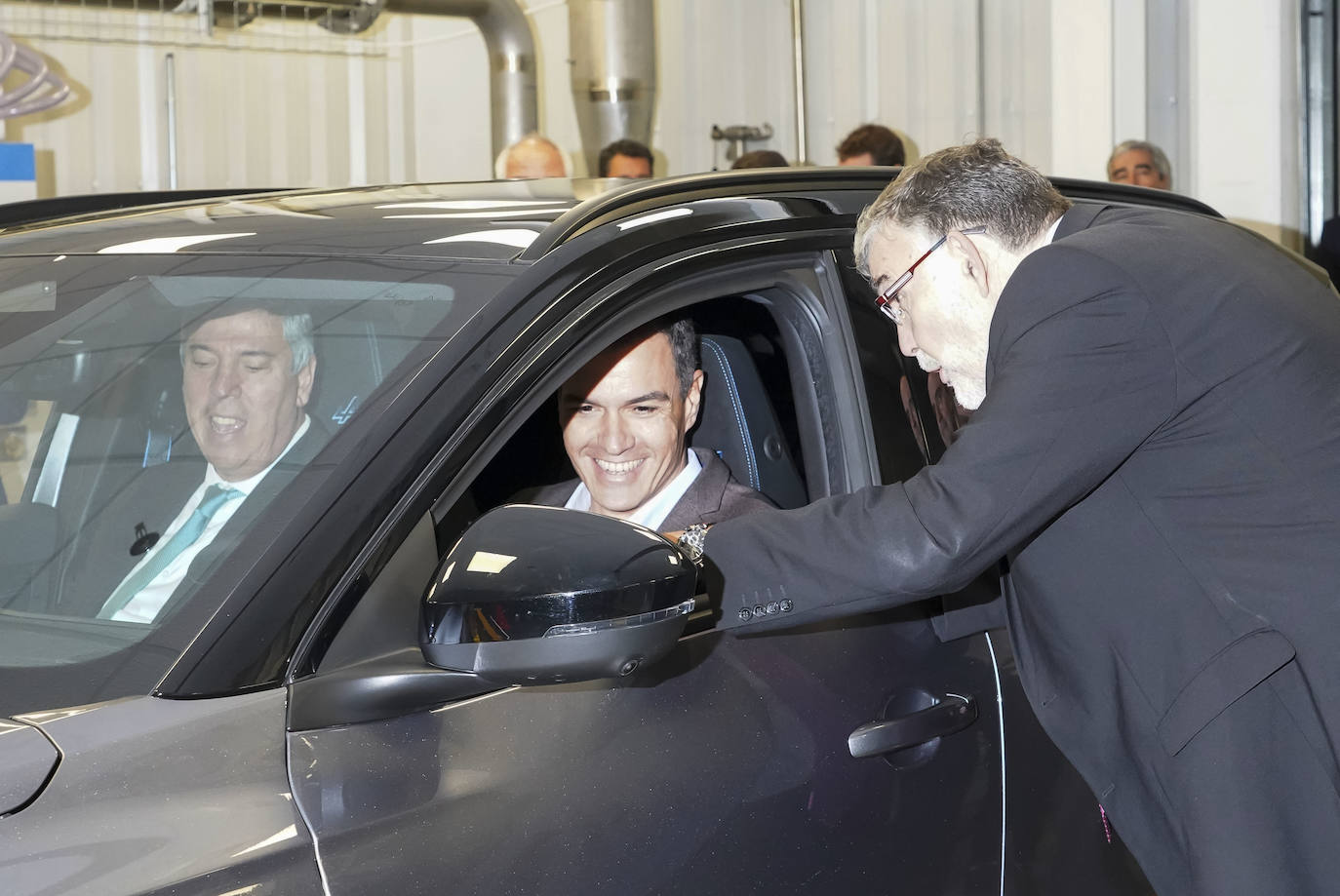 El presidente del Gobierno, Pedro Sánchez, visita el centro de I+D+i de Renault Group en Valladolid.