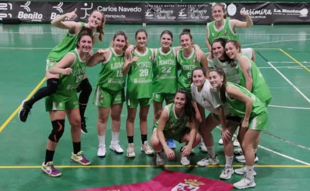 Las jugadoras del equipo leonés firmaron una gran actuación en Santander, con una gran aportación de las jugadoras júnior.