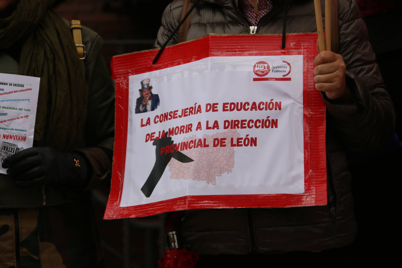 Concentración frente a la Dirección Provincial de Educación.