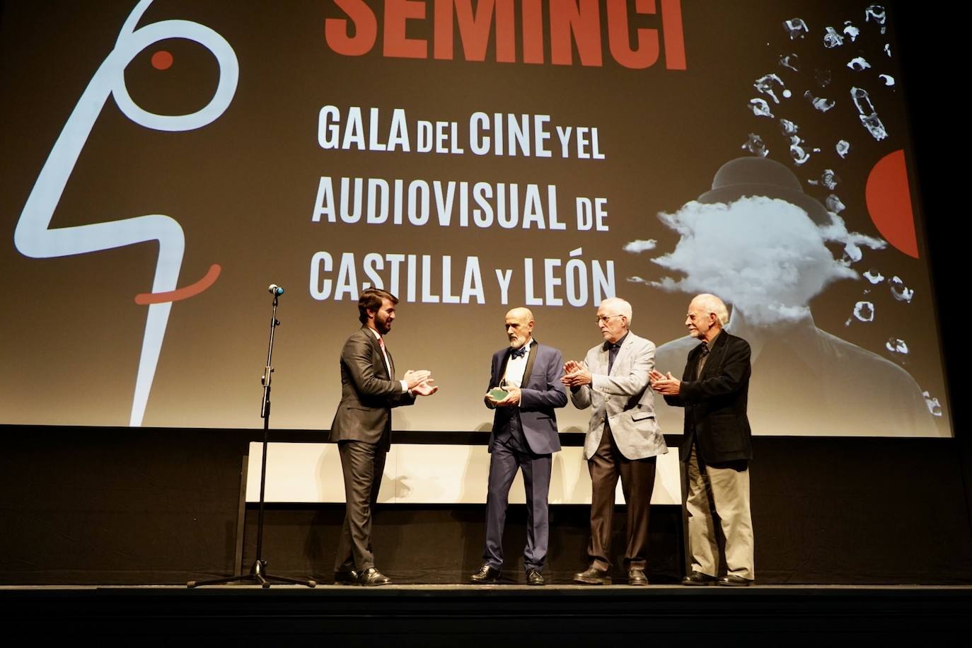 Fotos: El guionista Chema Sarmiento recibe la Espiga de Honor 