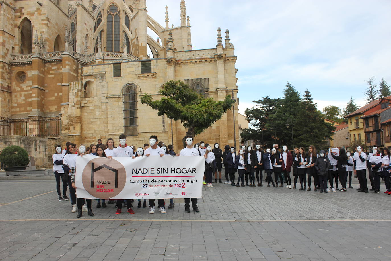 El acto 'Fuera de cobertura' que se ha celebrado este jueves en León dentro de la campaña 'Nadie Sin Hogar 2022'.