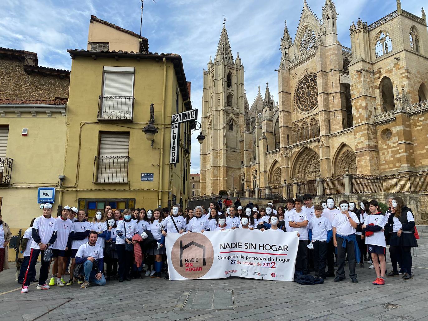 El acto 'Fuera de cobertura' que se ha celebrado este jueves en León dentro de la campaña 'Nadie Sin Hogar 2022'.