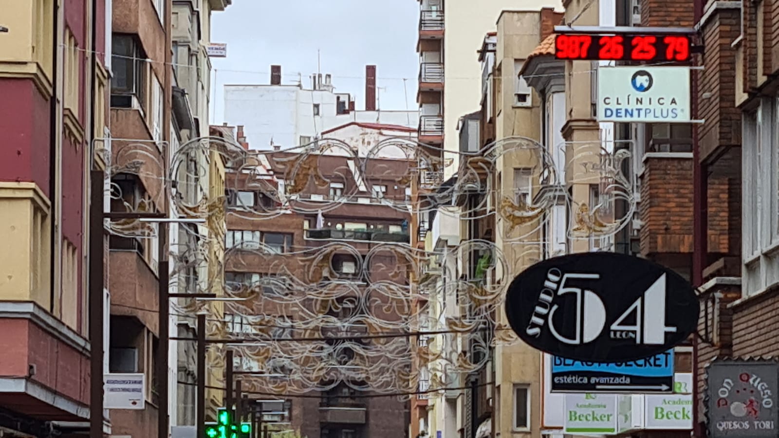 Fotos: Instalación de las luces de Navidad