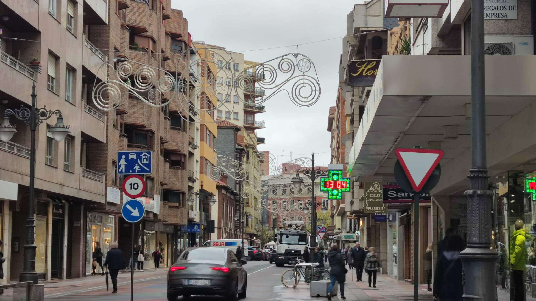 Fotos: Instalación de las luces de Navidad