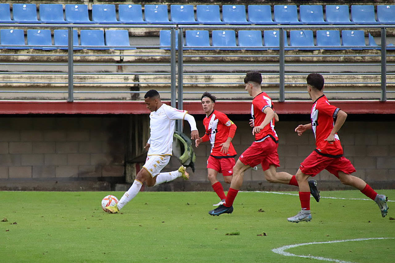 Partido correspondiente a la jornada 8 de la Liga Nacional Juvenil.