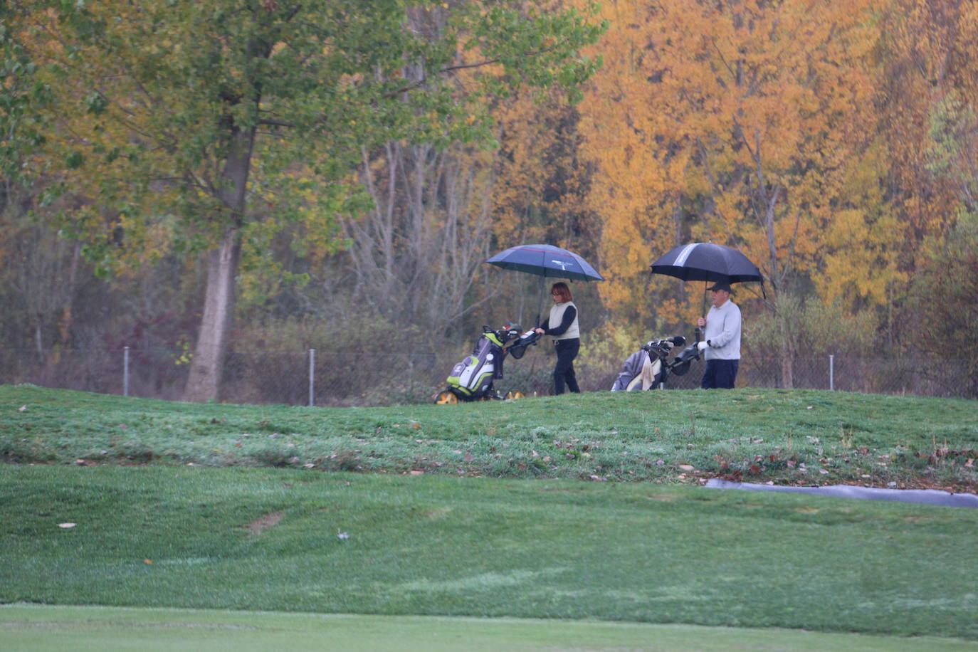 Fotos: Sesión de tarde en el II Torneo de Golf Leonoticias