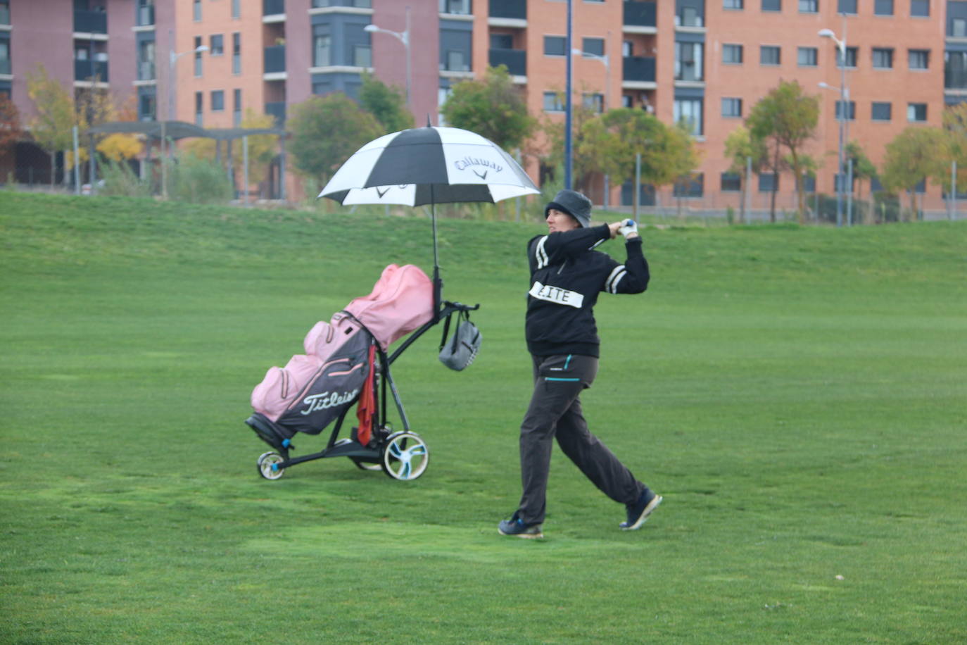 Fotos: Sesión de tarde en el II Torneo de Golf Leonoticias