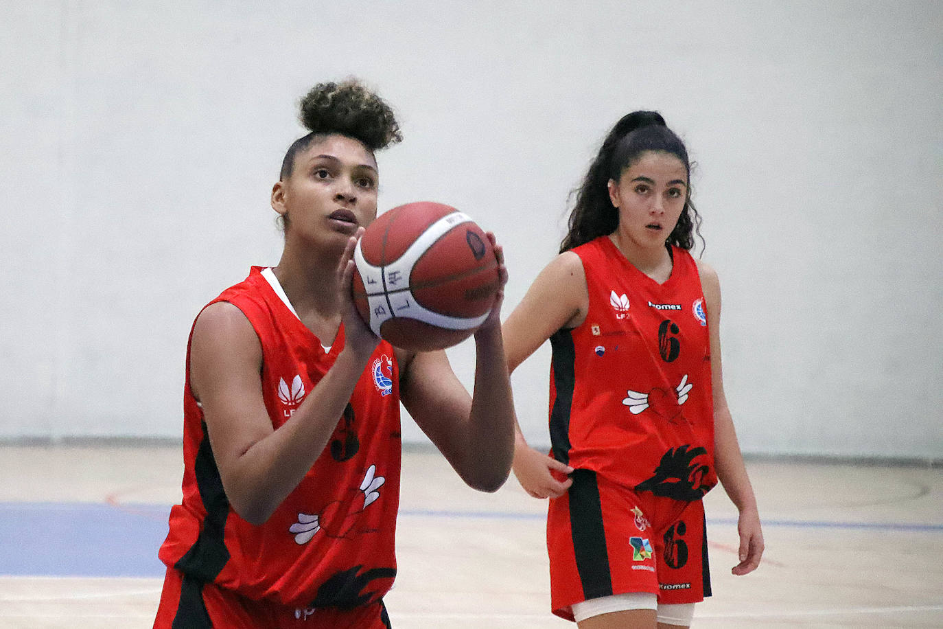 Partido correspondiente a la jornada 5 de la Liga Femenina 2.