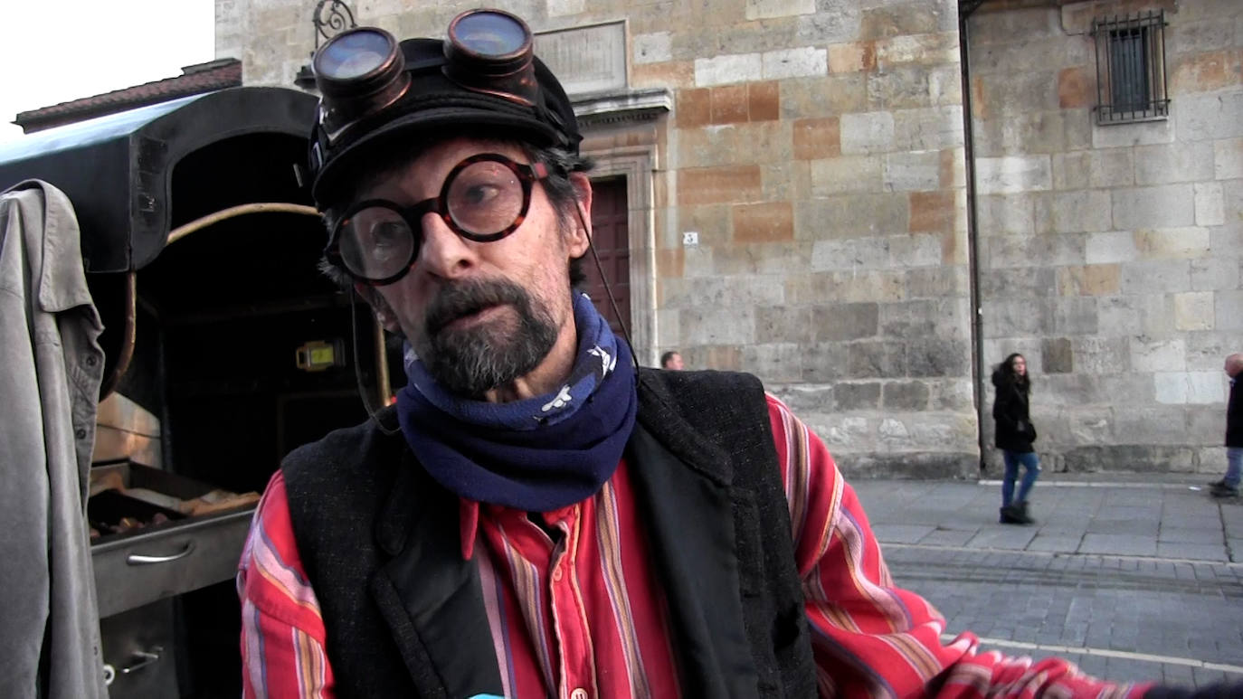 Ángel no entiende de inflacción y la venta de las castañas sigue igual que el pasado año. 