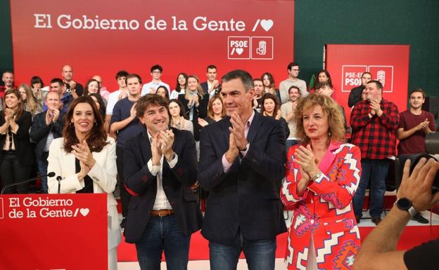 Pedro Sánchez, en su mitin en Vitoria. 