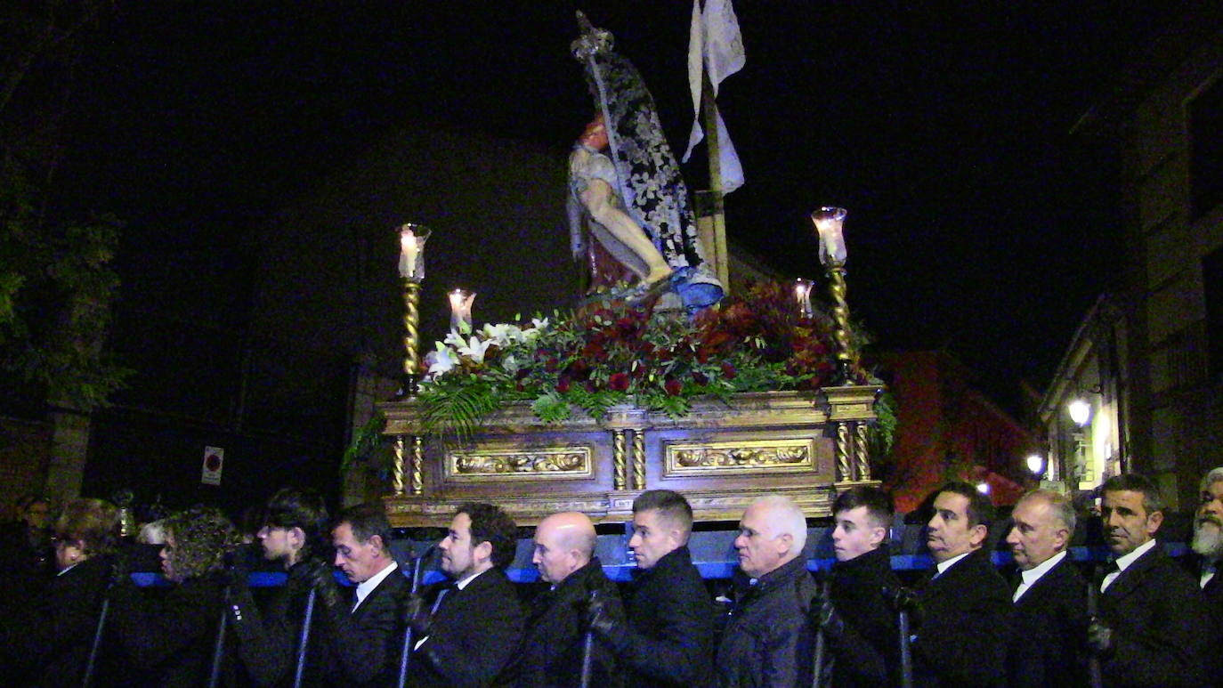 La Cofradía de Nuestra Señora de la Piedad y Ánimas del Santo Malvar, encargada de los entierros de los más pobres de la capital, recupera su procesión de difuntos con una celebración austera, pero muy emotiva