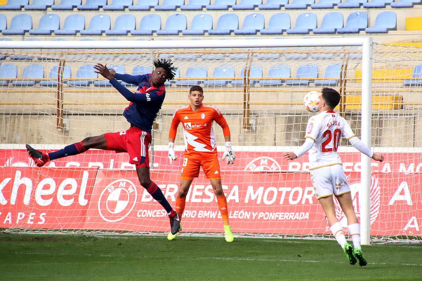 El conjunto leonés recibe al Rayo Majadahonda en la jornada 11 del grupo 1 de la Primera RFEF.