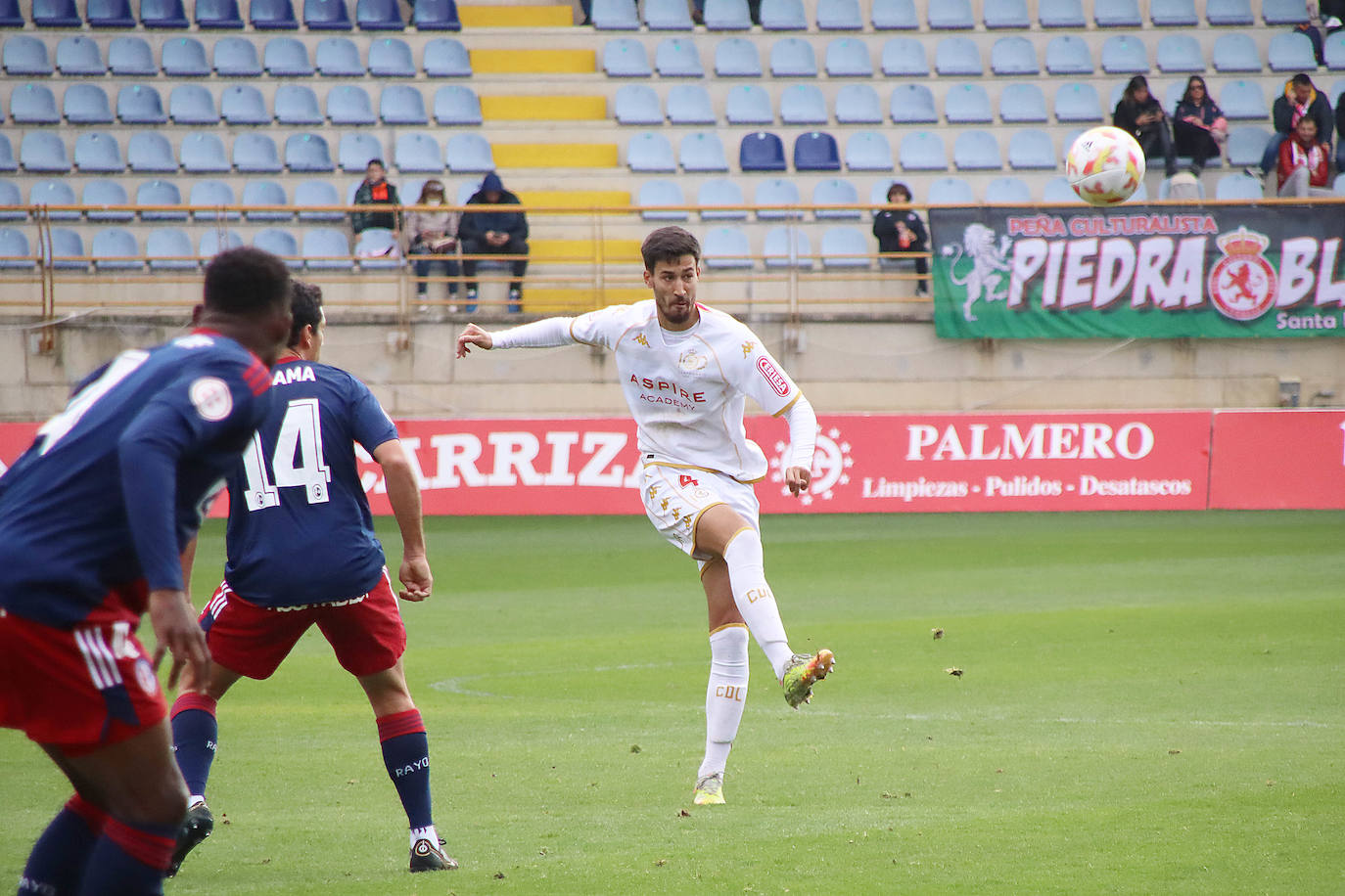 El conjunto leonés recibe al Rayo Majadahonda en la jornada 11 del grupo 1 de la Primera RFEF.