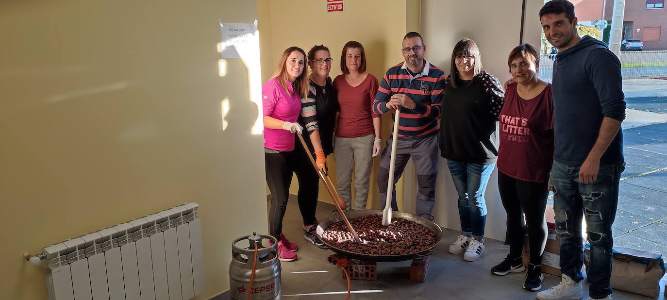 Cembranos disfruta del sabor de las castañas. 