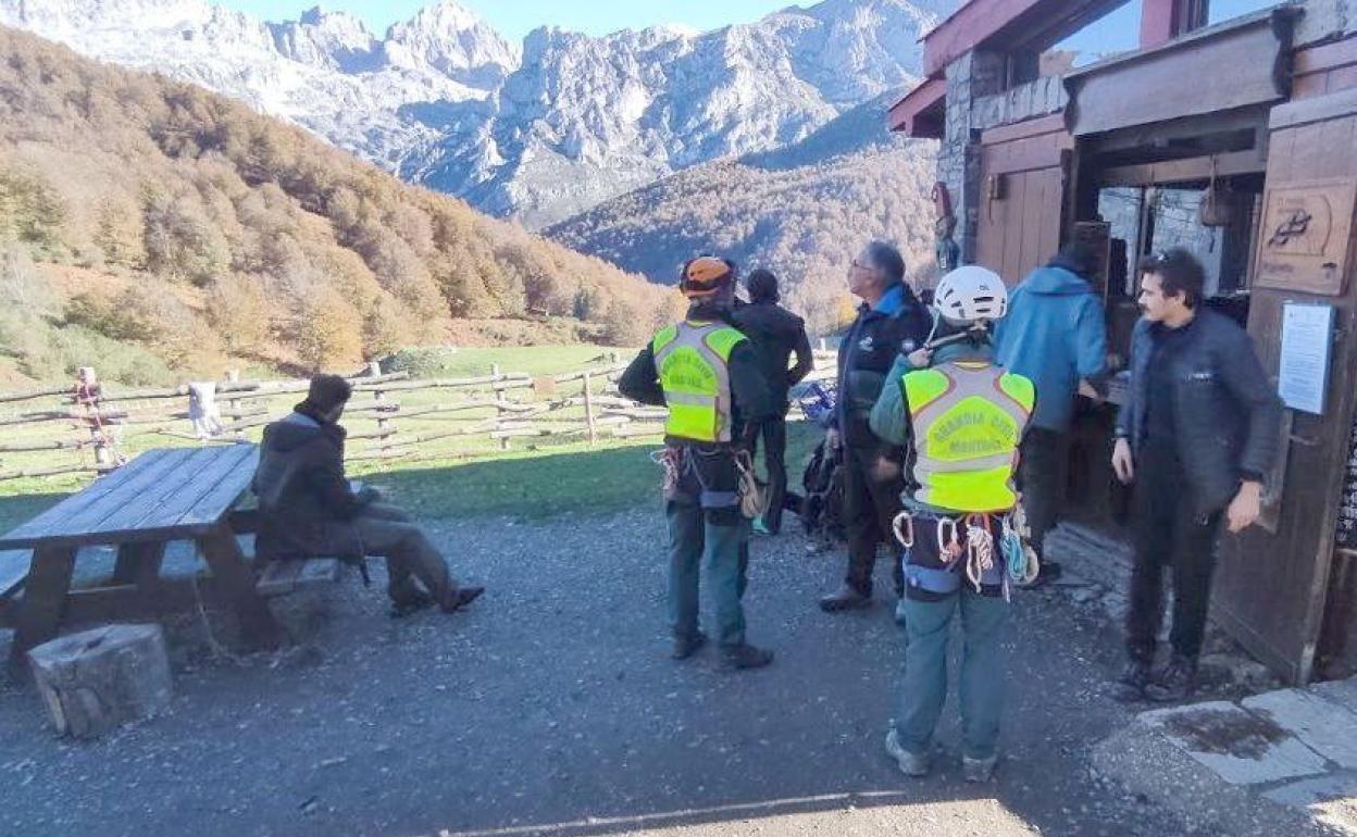 Los tres excursionistas portugueses fueron localizados en el refugio de Vegahuerta.