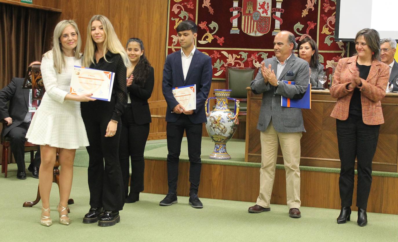 Entrega de premios del concurso de relatos sobre economía inclusiva convocado por la Ule.