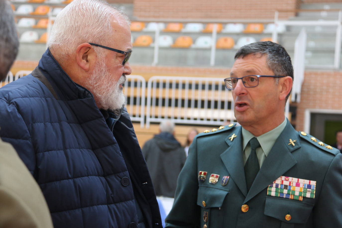 Entrega de reconocimientos a los agentes que participaron de forma activa en la lucha contra la pandemia en León.