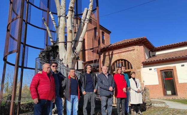 Galería. La Escuela de Ingeniería Agraria de la Universidad de León crea una digitalización del famoso árbol, a través de una retícula con 12,5 millones de puntos, que permite imprimir una copia 3D.