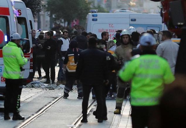 Fotos: Varios muertos y heridos por una fuerte explosión en una calle comercial turca